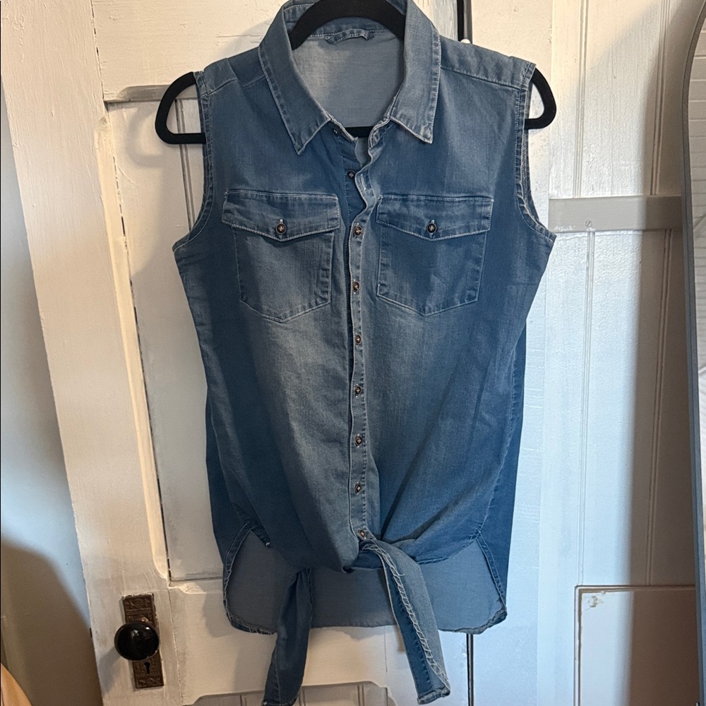 Cowgirl Tuff Blue Denim Button-Front Women's Top Medium